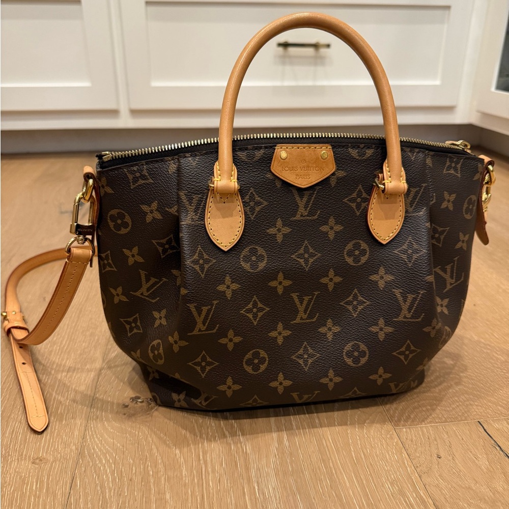 LAST CHANCE- Louis Vuitton Monogram Turenne PM - Picture 3 of 17